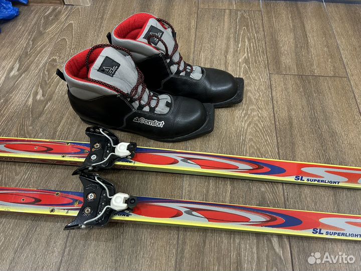 Беговые лыжи с ботинками 44 размер