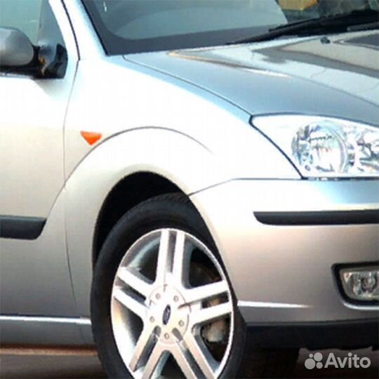 Крыло переднее правое в цвет Ford Focus 1