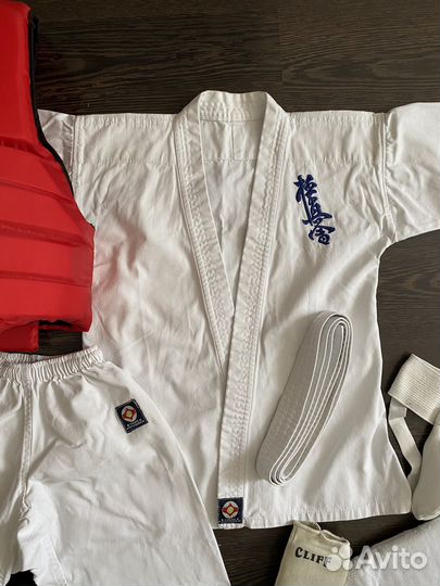 Защита и кимоно для каратэ киокусинкай