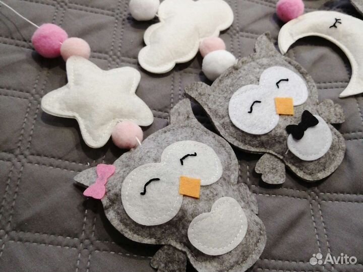 Мобиль в кроватку из фетра