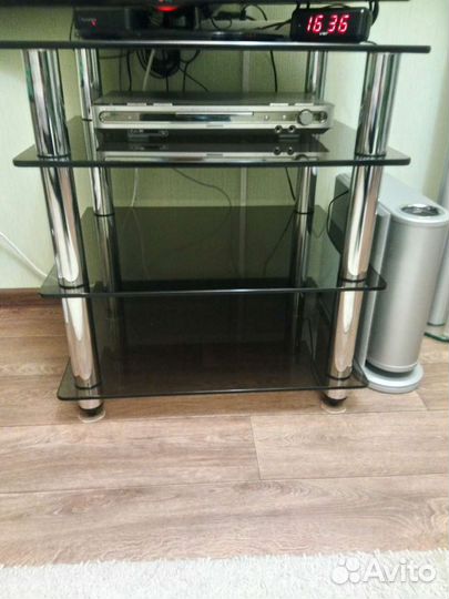 Стеклянная тумба