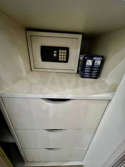 3-к. квартира, 100 м², 3/8 эт.