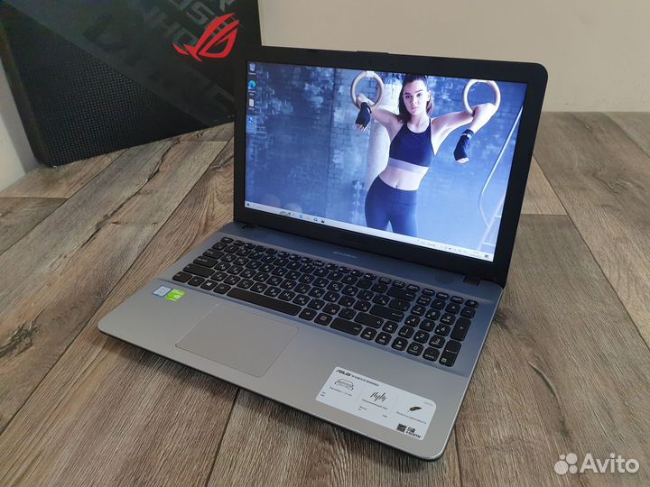 Asus R541UV в отличном состоянии