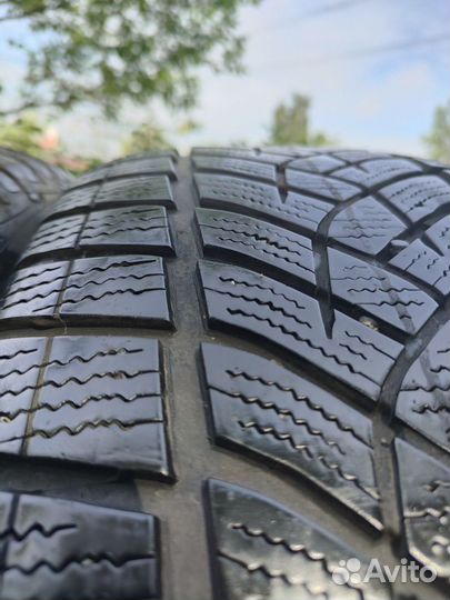 Goodyear UltraGrip Ice SUV 235/55 R19