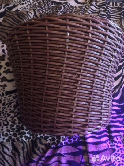 Кашпо из искусственного ротанга