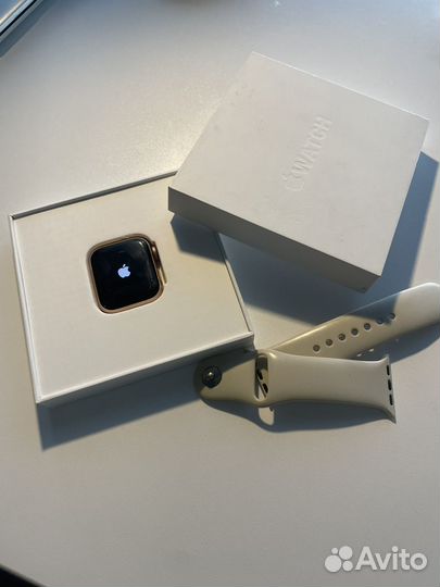 Apple watch series 5 40mm Rose Gold