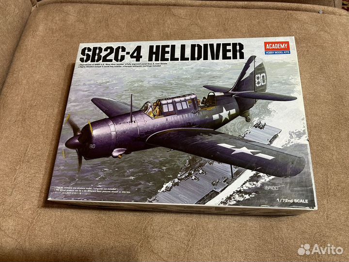 Сборная модель самолета 1/72 Helldiver