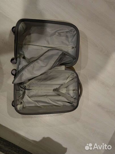 Детский чемодан на колесиках