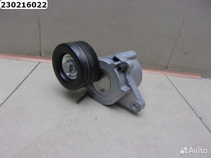 Ролик руч.ремня с кронштейном Nissan Pathfinder