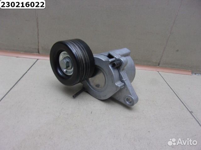 Ролик руч.ремня с кронштейном Nissan Pathfinder