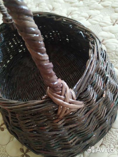 Корзинка из бумажной лозы