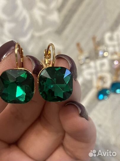 Красивые серьги много