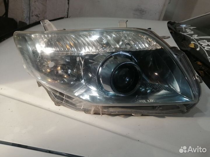 Фара Toyota fielder