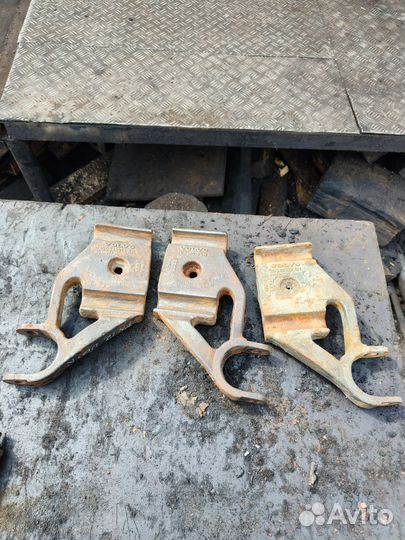 Кронштейн амортизатора переднего нижний Volvo FM12