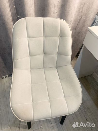 Стул велюровый новый