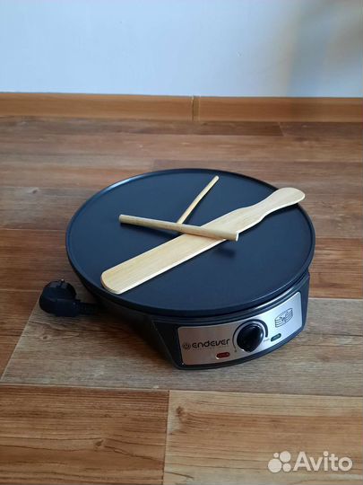 Блинница Endever CM-30B