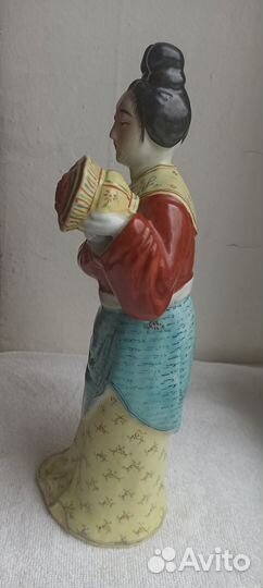 Редкостькитаянка с цветком. Китаянка с горшком. Ст