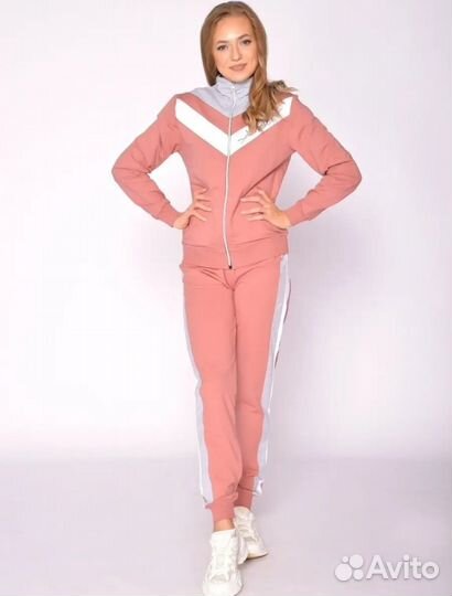 Костюм спортивный женский на молнии новый