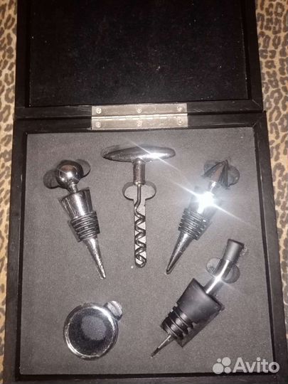 Подарочный набор аксессуаров для вина