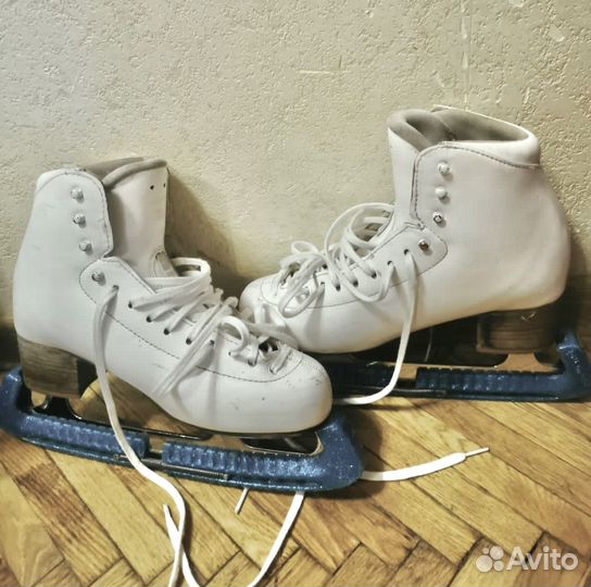 Коньки с лезвиями Risport RF3 Pro 265
