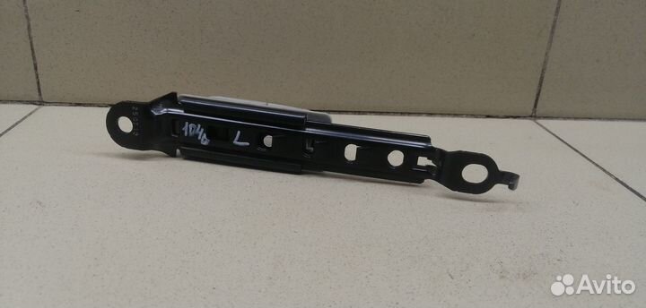 Механизм регулировки ремня безопасности Hi Lux 201