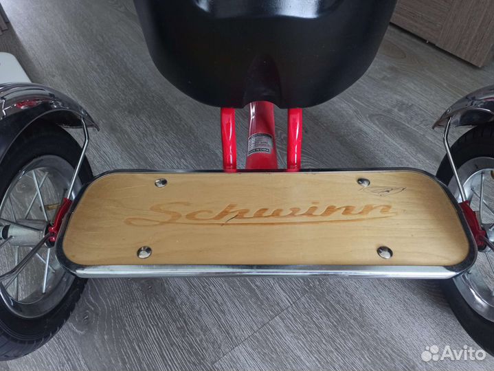 Детский велосипед Schwinn Roadster Trike