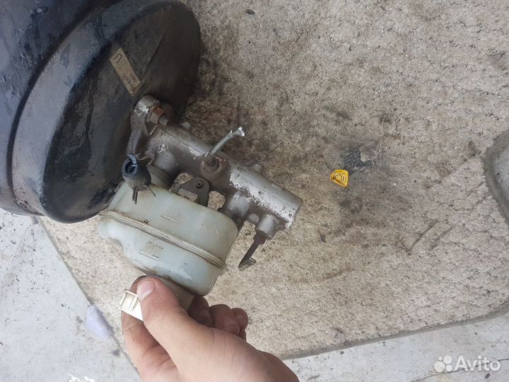 Главный тормозной цилиндр Mitsubishi lancer 9