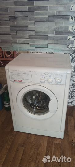 Стиральная машина indesit 6 кг Отличная