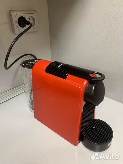 Кофемашина капсульная Nespresso essenza mini EN85