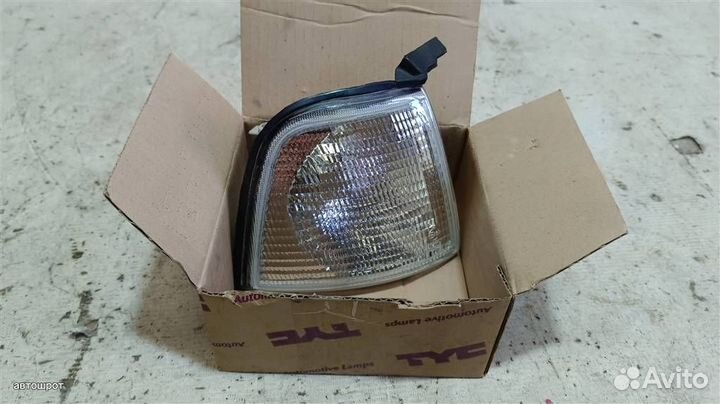 Указатель поворота правый белый Audi 80 B4 91-94г