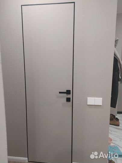 Скрытые двери с черной кромкой