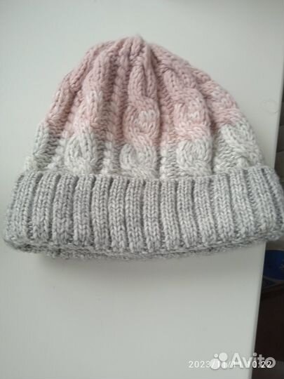 Шапка женская вязаная