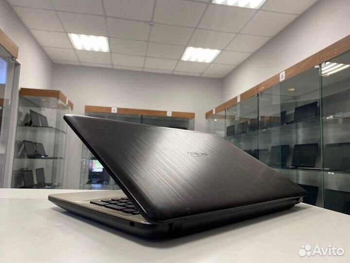 Ноутбук Asus (4 ядра/ SSD/ 4gb RAM)