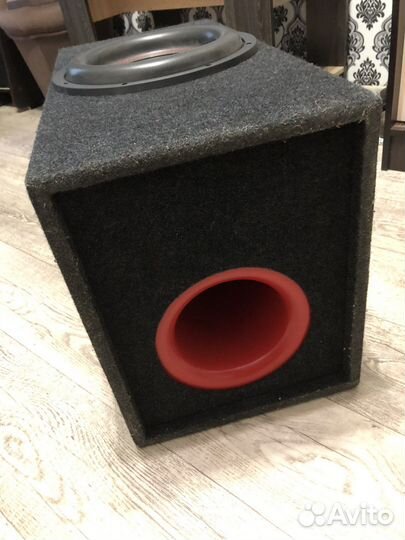 Автомобильный сабвуфер
