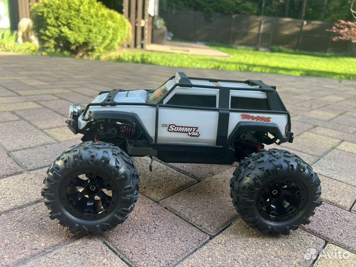 Traxxas Summit 1:16