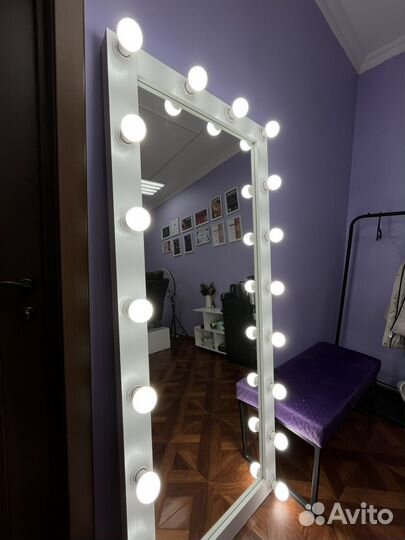 Зеркало с лампочками