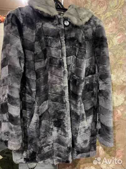 Шуба мутоновая с капюшоном