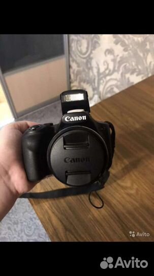 Компактный фотоаппарат canon