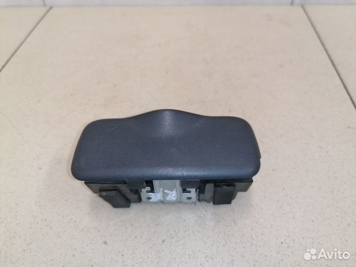 Пепельница задняя (в дверь) 300M 1998-2004