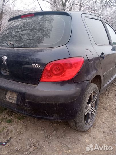 Крышка багажника Пежо 307