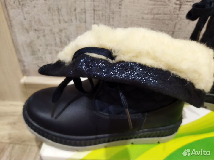 Продаю зимние сапожки для девочки