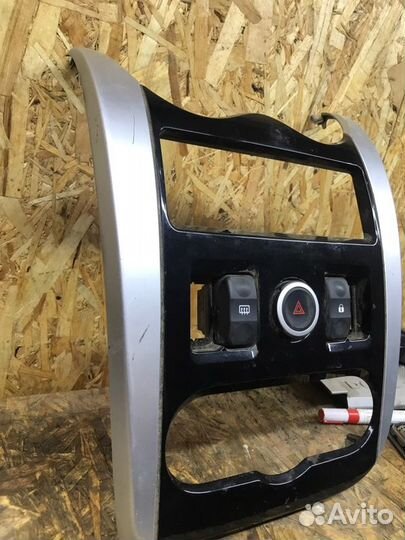 Консоль центральная Renault Logan седан 1 2011