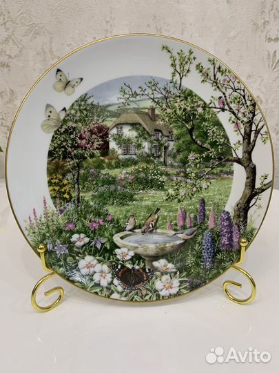 Royal Worcester Месяцы года тарелки