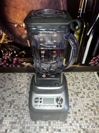 Блендер Bork B802