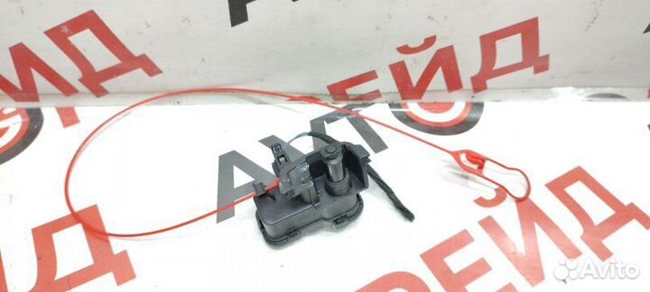 Замок лючка бензобака Audi Q5 8R cncd 10.06.2013