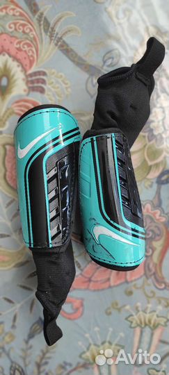 Щитки футбольные детские Nike