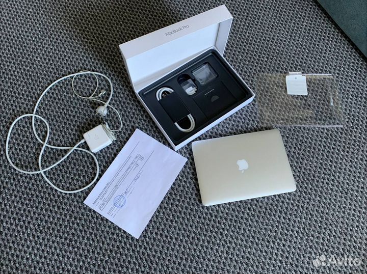 Macbook Pro 13 early 2015 8/512