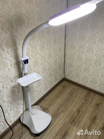 Лампа лупа для косметолога
