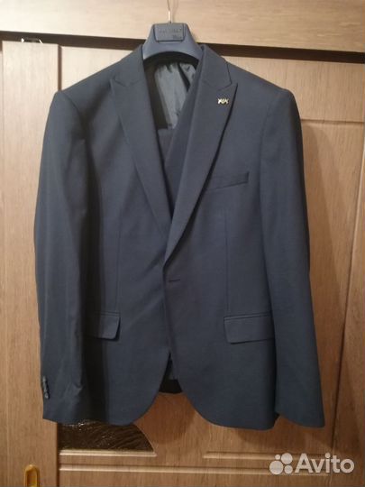 Мужской классический костюм тройка Diego Forlan