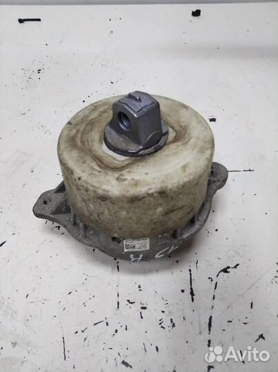 Опора двигателя w205 C-class 177.980 2016